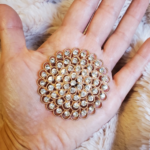 Rose Gold Crystal Brooch Pin - Picture 3 of 6